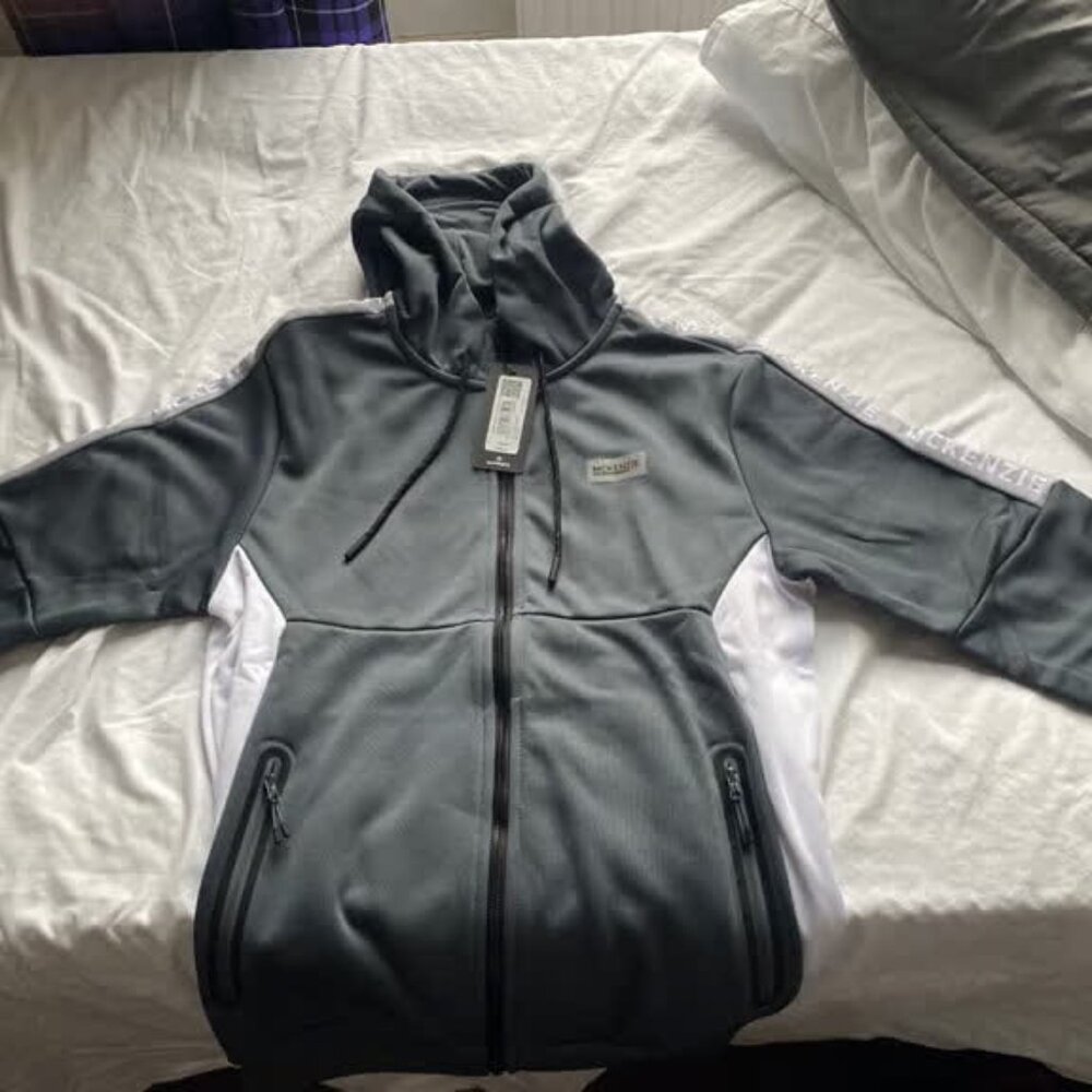 McKenzie zipper never been worn